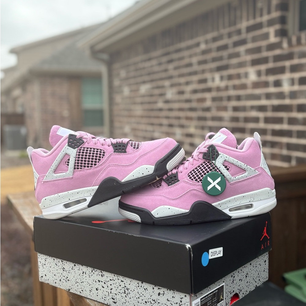 Jordan Women's Sneakers in Pink and White